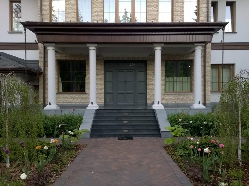 Гипсовая лепнина в интерьере — работа мастерской Van Lepnina
